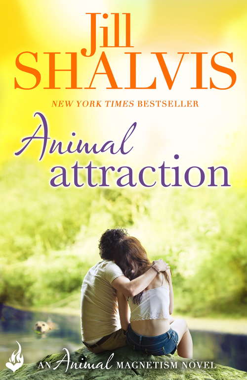 Book cover of Animal Attraction: The irresistible romance you've been looking for! (Animal Magnetism: Bk. 2)