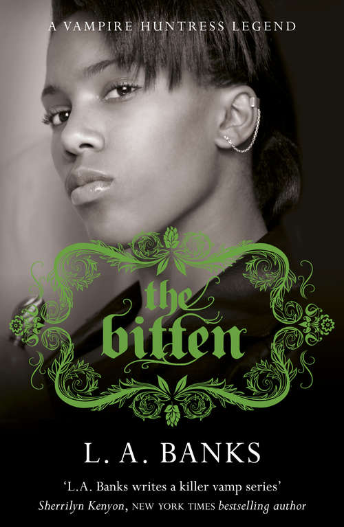 Book cover of The Bitten: A Vampire Huntress Legend Book (VAMPIRE HUNTRESS LEGEND)