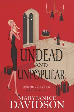 Book cover of Undead And Unpopular: Number 5 in series (Undead/Queen Betsy #5)