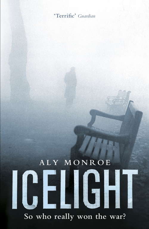 Book cover of Icelight: Peter Cotton Thriller 3: Gripping espionage at its best (Peter Cotton Ser.)